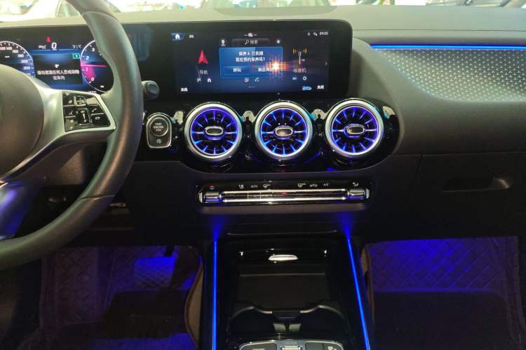 Used Mercedes-Benz GLA 2025 GLA 220 Audio And AC Panel