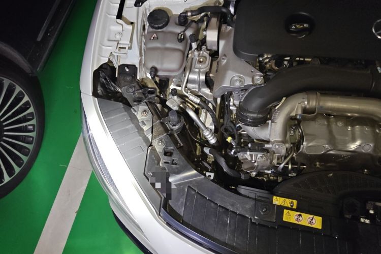 Used Mercedes-Benz GLA 2025 GLA 220 Engine Bay Right