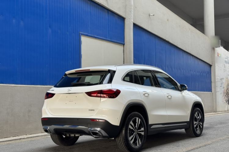 Used Mercedes-Benz GLA 2025 GLA 200 Exterior 6