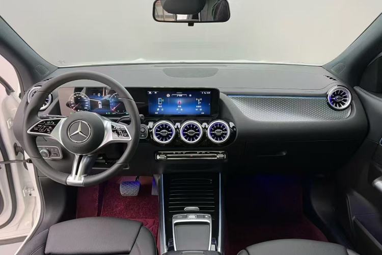 Used Mercedes-Benz GLA 2025 GLA 220 Interior 4