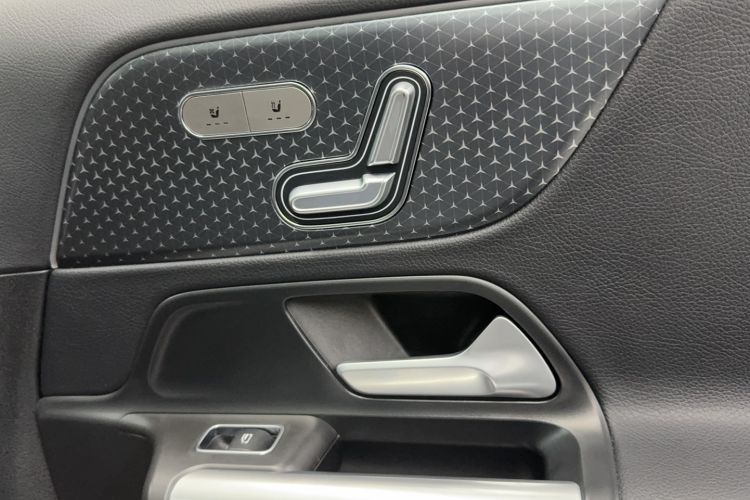 Used Mercedes-Benz GLA 2025 GLA 220 Interior 6