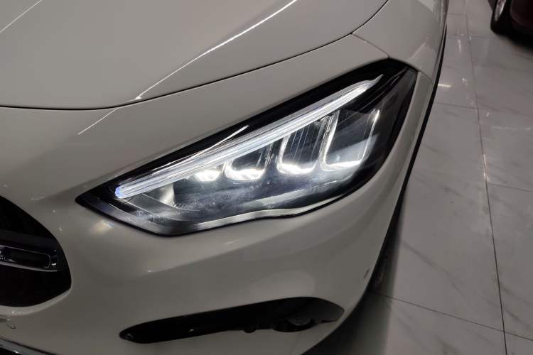 Used Mercedes-Benz GLA 2025 GLA 220 Left Front Headlight