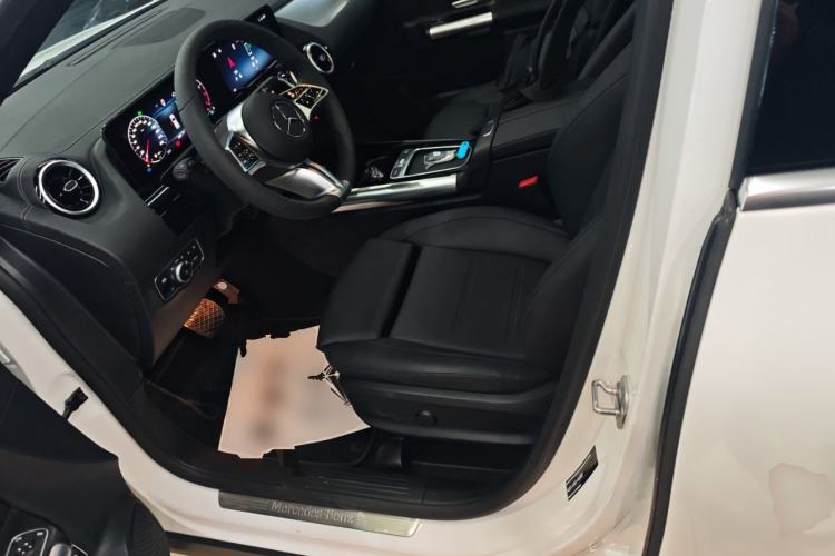 Used Mercedes-Benz GLA 2025 GLA 200 Left Front Seat