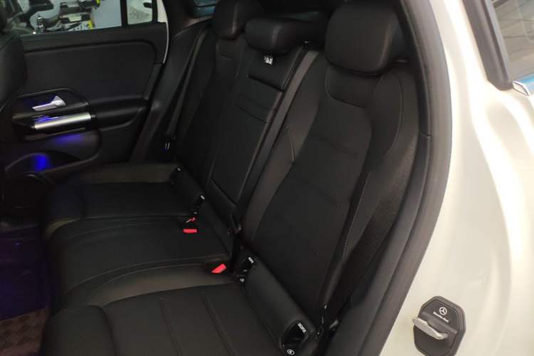 Used Mercedes-Benz GLA 2025 GLA 220 Left Rear Seat
