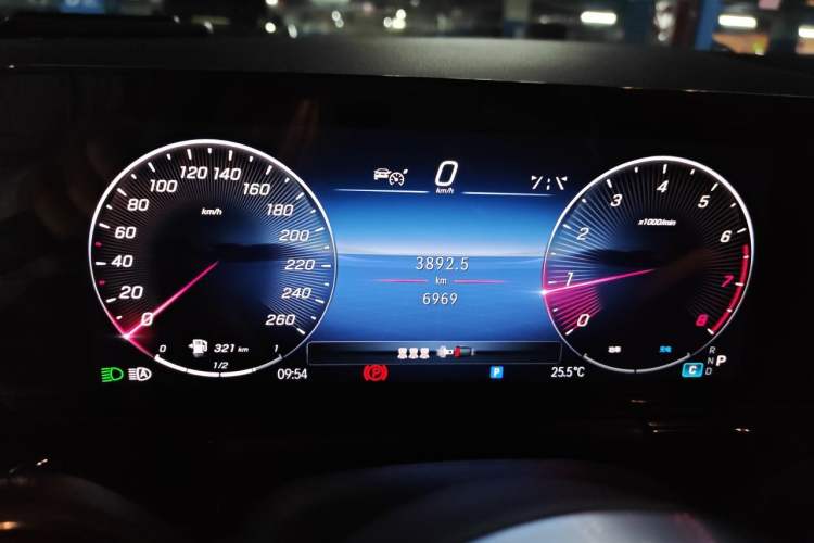 Used Mercedes-Benz GLA 2025 GLA 220 Odometer Close Up