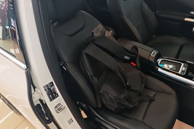 Used Mercedes-Benz GLA 2025 GLA 200 Right Front Seat