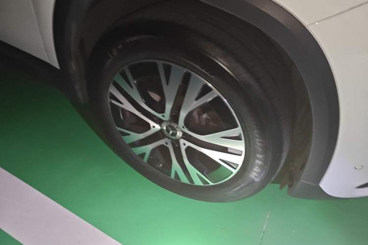 Used Mercedes-Benz GLA 2025 GLA 220 Right Front Wheel Hub