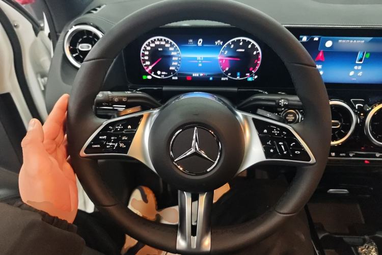 Used Mercedes-Benz GLA 2025 GLA 200 Steering Wheel