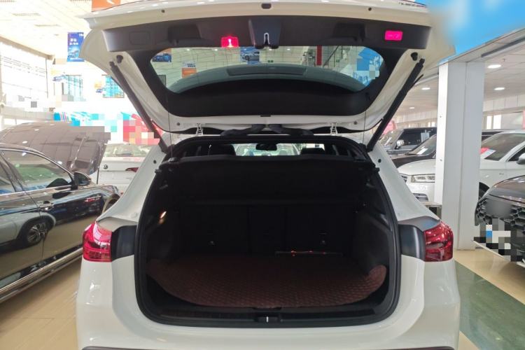 Used Mercedes-Benz GLA 2025 GLA 220 Trunk
