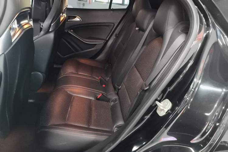 Used Mercedes-Benz GLA AMG 2015 AMG GLA 45 4MATIC Interior 4