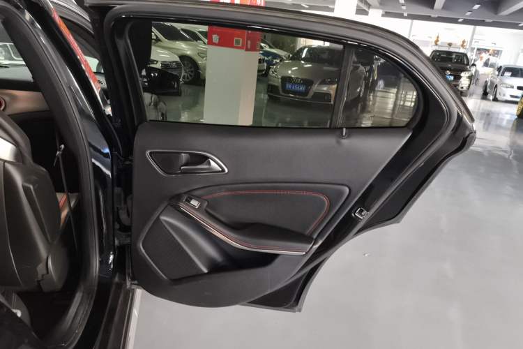 Used Mercedes-Benz GLA AMG 2015 AMG GLA 45 4MATIC Interior 6