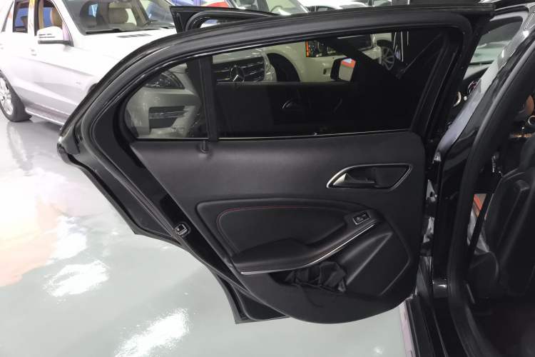 Used Mercedes-Benz GLA AMG 2015 AMG GLA 45 4MATIC Interior 8