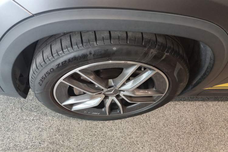 Used Mercedes-Benz GLA AMG 2022 AMG GLA 35 4MATIC Left Front Wheel Hub