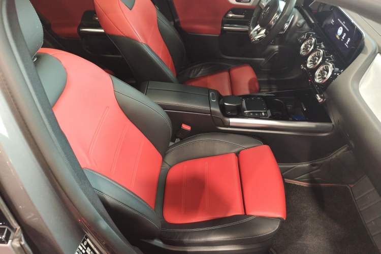 Used Mercedes-Benz GLA AMG 2022 AMG GLA 35 4MATIC Right Front Seat