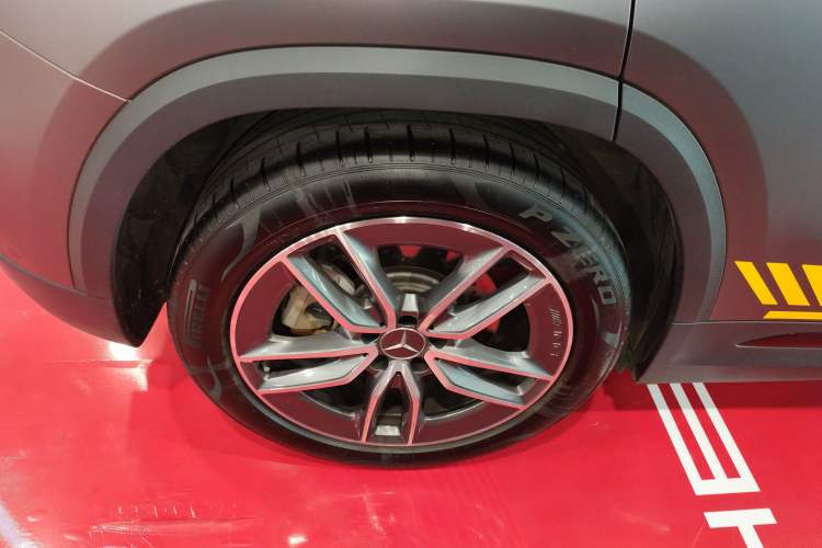 Used Mercedes-Benz GLA AMG 2022 AMG GLA 35 4MATIC Right Rear Wheel Hub