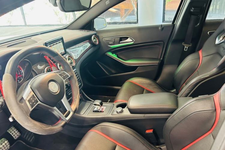 Used Mercedes-Benz GLA AMG 2015 AMG GLA 45 4MATIC Interior 2