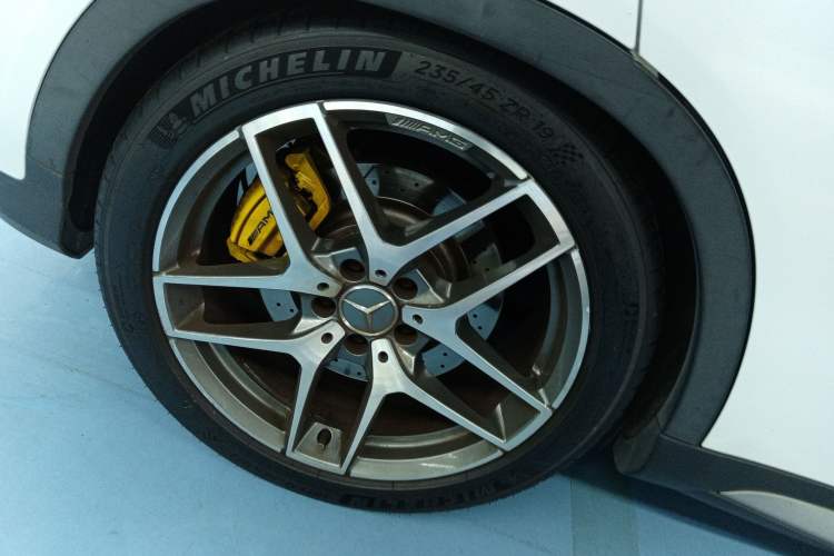 Used Mercedes-Benz GLA AMG 2015 AMG GLA 45 4MATIC Right Rear Wheel Hub