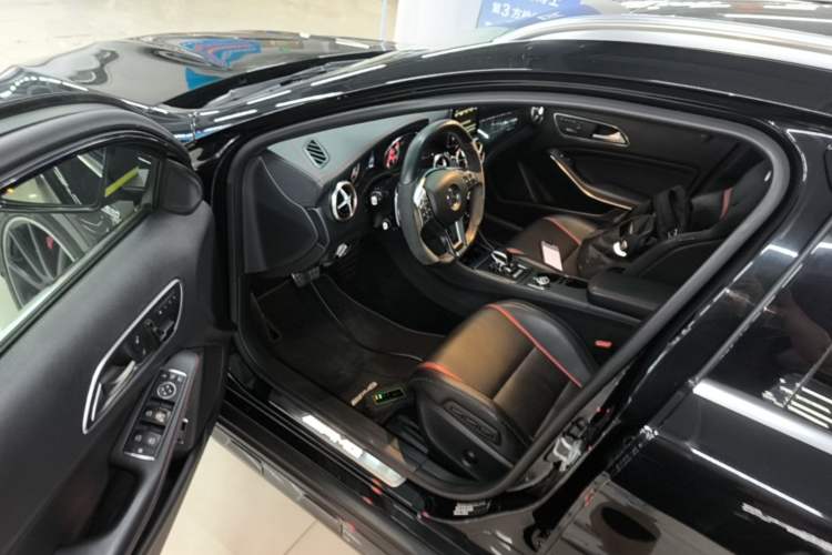 Used Mercedes-Benz GLA AMG 2015 AMG GLA 45 4MATIC Driver Seat