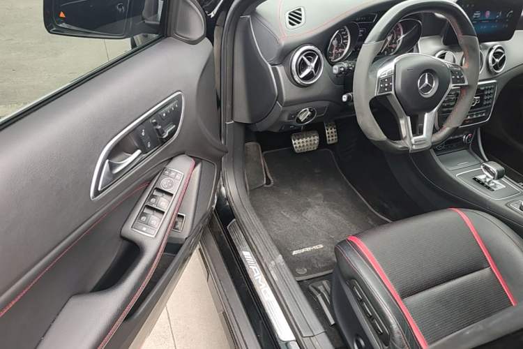 Used Mercedes-Benz GLA AMG 2015 AMG GLA 45 4MATIC Driver Seat