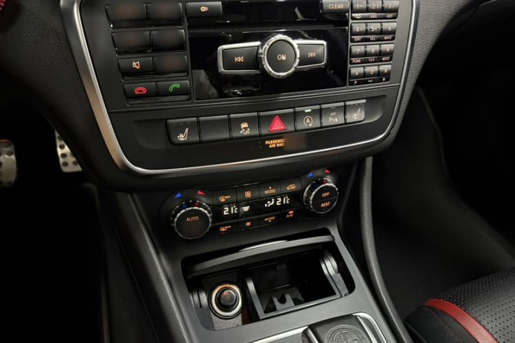 Used Mercedes-Benz GLA AMG 2015 AMG GLA 45 4MATIC Interior 6