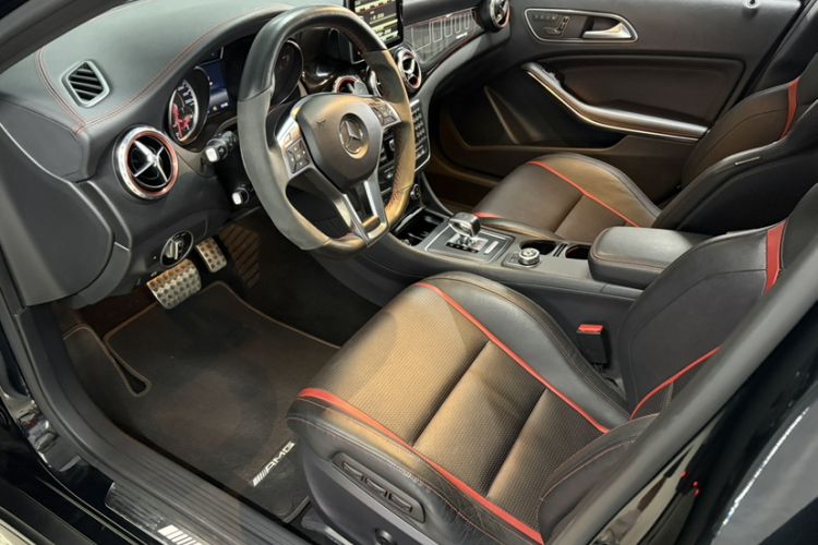 Used Mercedes-Benz GLA AMG 2015 AMG GLA 45 4MATIC Interior 8