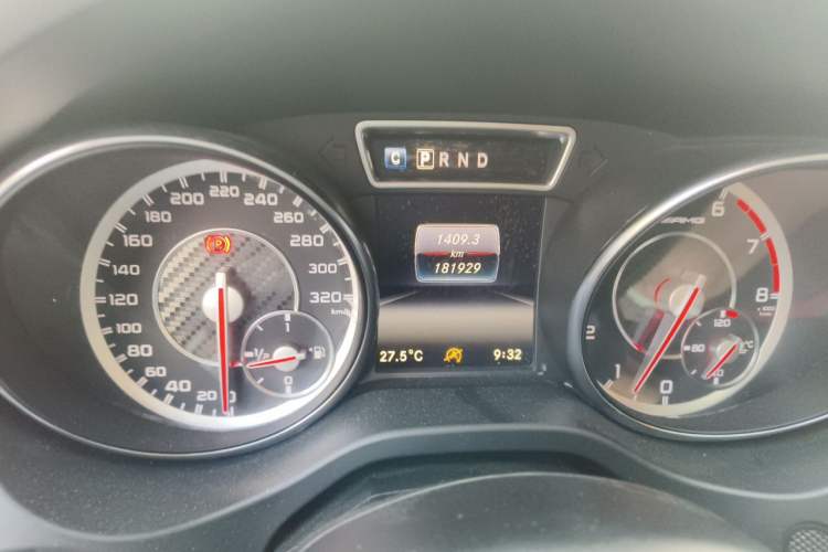 Used Mercedes-Benz GLA AMG 2015 AMG GLA 45 4MATIC Odometer Close Up
