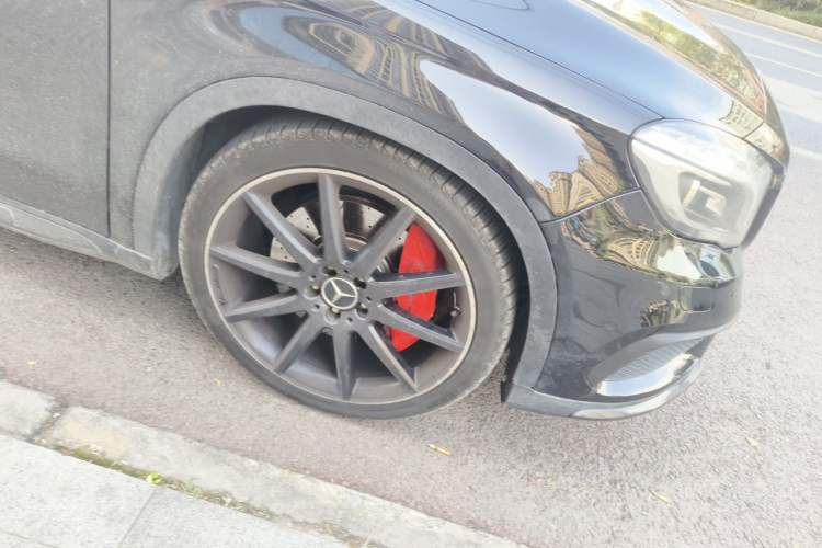 Used Mercedes-Benz GLA AMG 2015 AMG GLA 45 4MATIC Right Front Wheel Hub