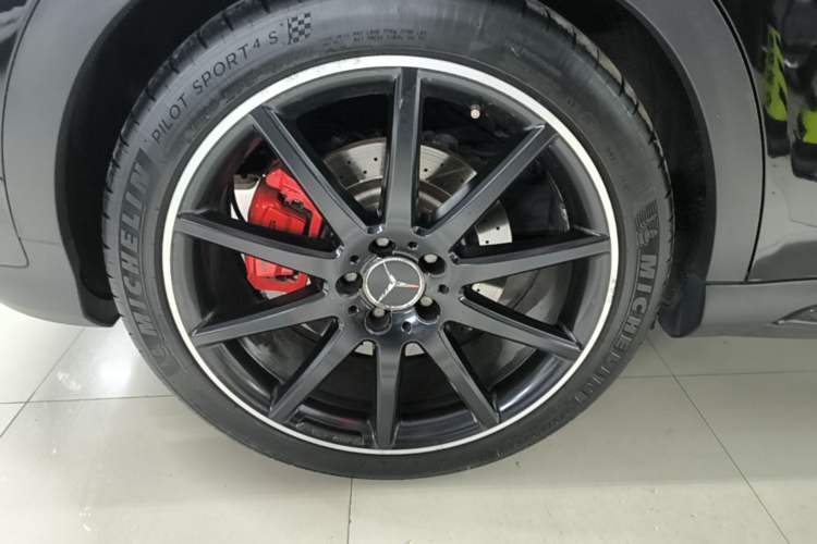 Used Mercedes-Benz GLA AMG 2015 AMG GLA 45 4MATIC Right Rear Wheel Hub