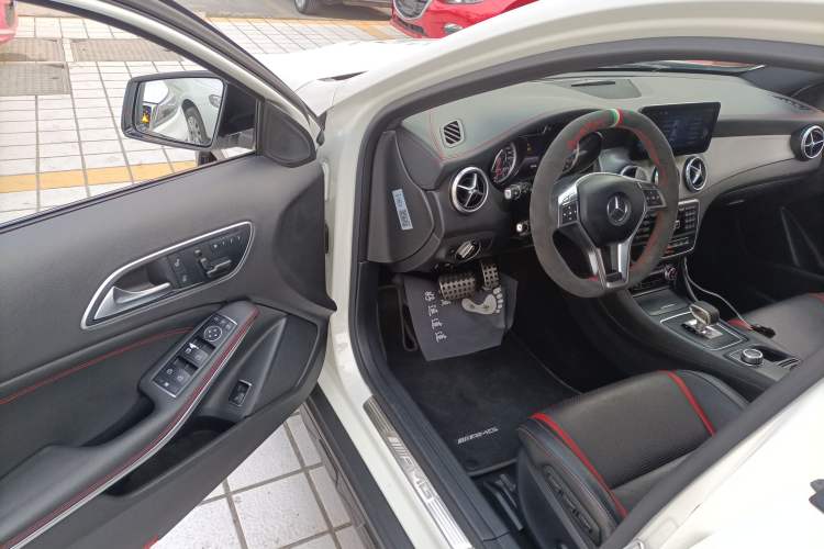 Used Mercedes-Benz GLA AMG 2015 AMG GLA 45 4MATIC Driver Seat