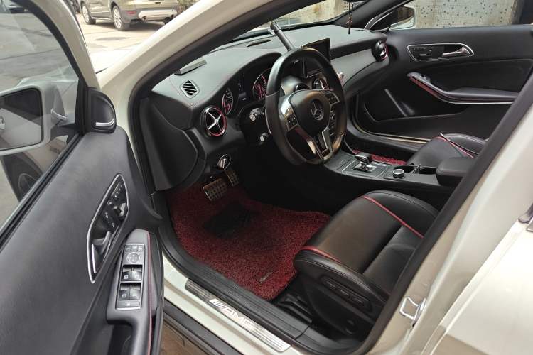 Used Mercedes-Benz GLA AMG 2015 AMG GLA 45 4MATIC Driver Seat