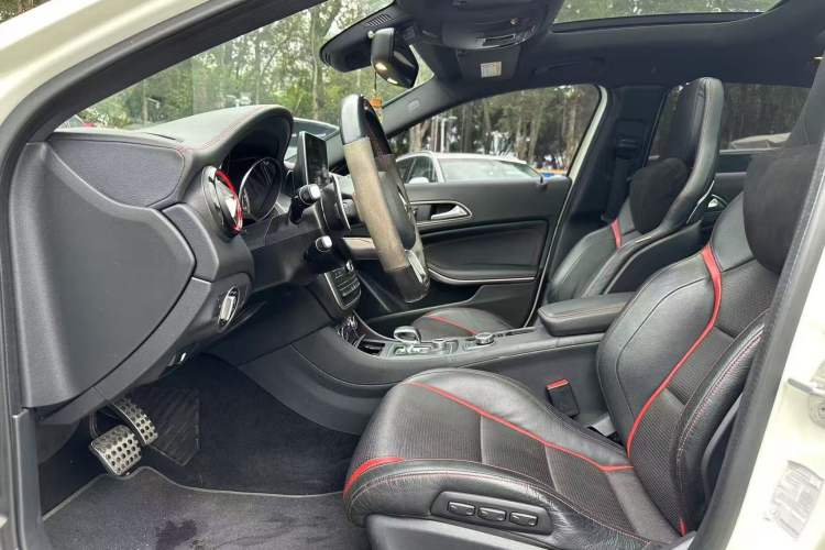 Used Mercedes-Benz GLA AMG 2015 AMG GLA 45 4MATIC Interior 3