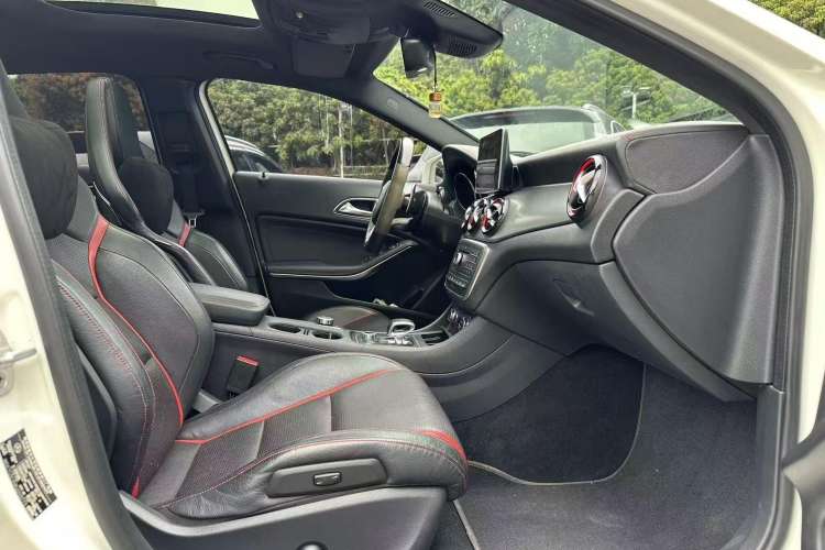 Used Mercedes-Benz GLA AMG 2015 AMG GLA 45 4MATIC Interior 6
