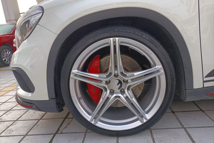 Used Mercedes-Benz GLA AMG 2015 AMG GLA 45 4MATIC Left Front Wheel Hub