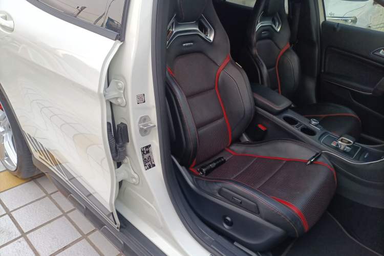 Used Mercedes-Benz GLA AMG 2015 AMG GLA 45 4MATIC Right Front Seat