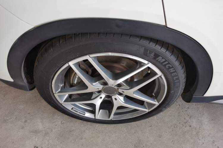 Used Mercedes-Benz GLA AMG 2015 AMG GLA 45 4MATIC Right Rear Wheel Hub