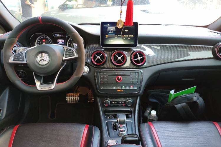 Used Mercedes-Benz GLA AMG 2016 AMG GLA 45 4MATIC Center Console