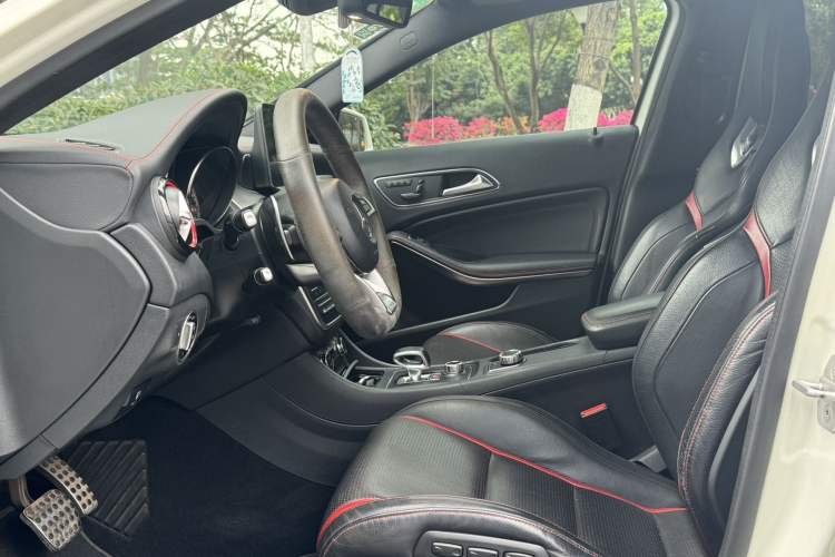 Used Mercedes-Benz GLA AMG 2016 AMG GLA 45 4MATIC Interior 4