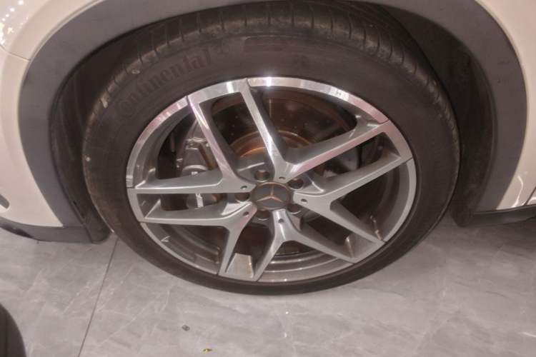 Used Mercedes-Benz GLA AMG 2016 AMG GLA 45 4MATIC Left Front Wheel Hub