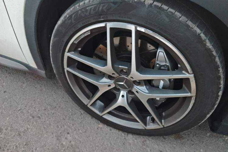 Used Mercedes-Benz GLA AMG 2016 AMG GLA 45 4MATIC Right Front Wheel Hub