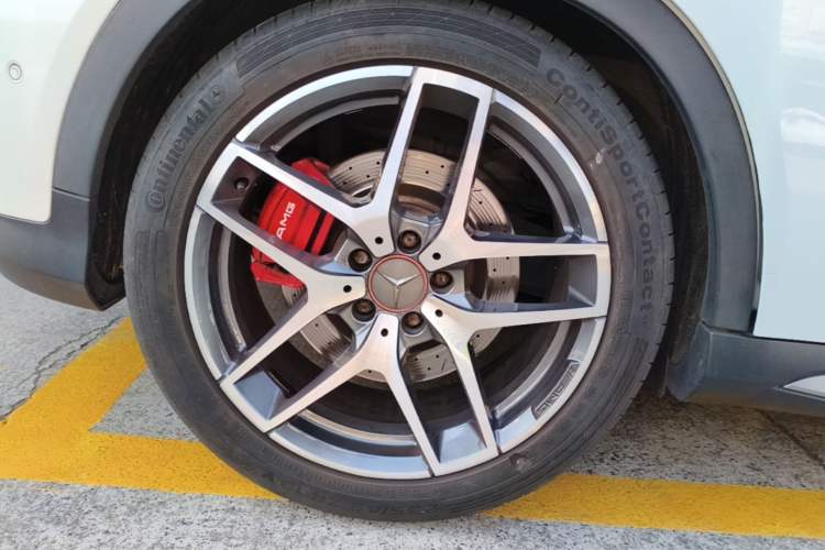 Used Mercedes-Benz GLA AMG 2016 AMG GLA 45 4MATIC Right Rear Wheel Hub