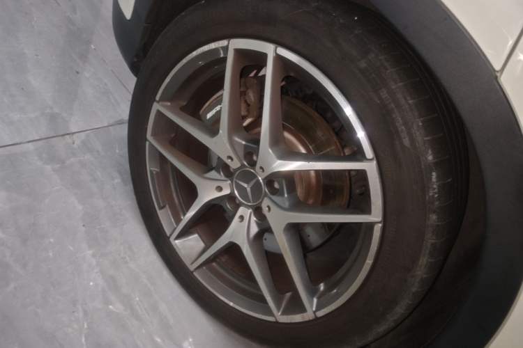 Used Mercedes-Benz GLA AMG 2016 AMG GLA 45 4MATIC Right Rear Wheel Hub