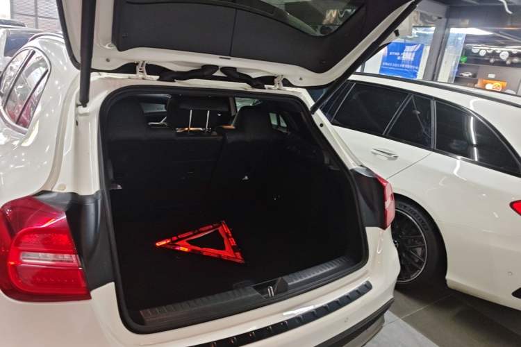 Used Mercedes-Benz GLA AMG 2016 AMG GLA 45 4MATIC Trunk