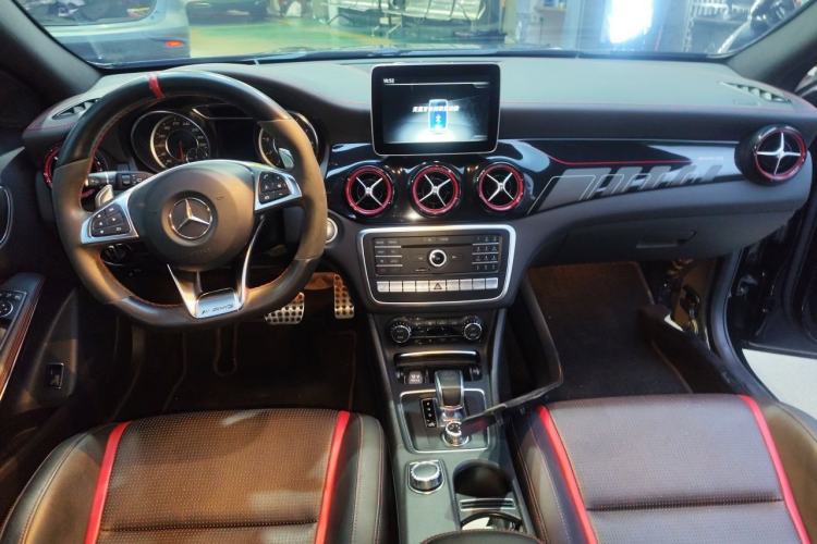 Used Mercedes-Benz GLA AMG 2017 Facelifted AMG GLA 45 4MATIC Center Console