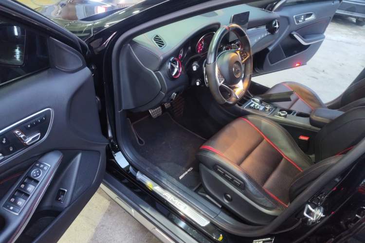 Used Mercedes-Benz GLA AMG 2017 Facelifted AMG GLA 45 4MATIC Driver Seat