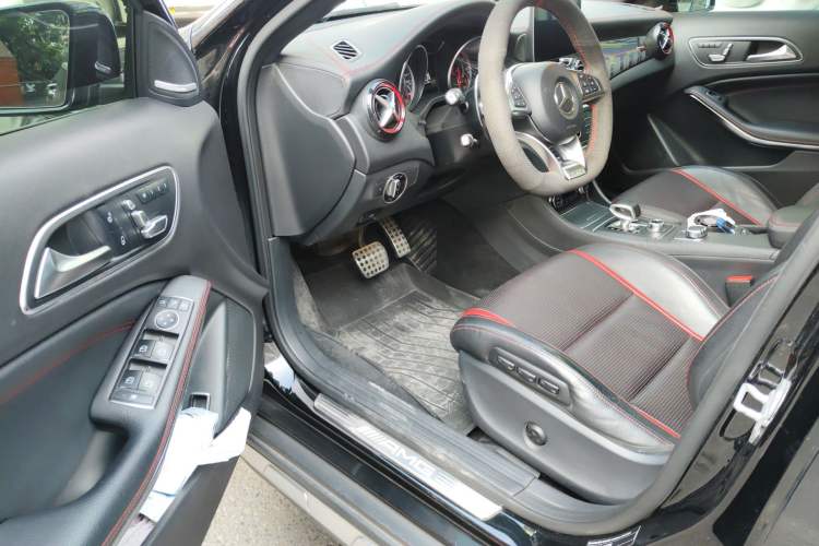 Used Mercedes-Benz GLA AMG 2017 Facelifted AMG GLA 45 4MATIC Driver Seat