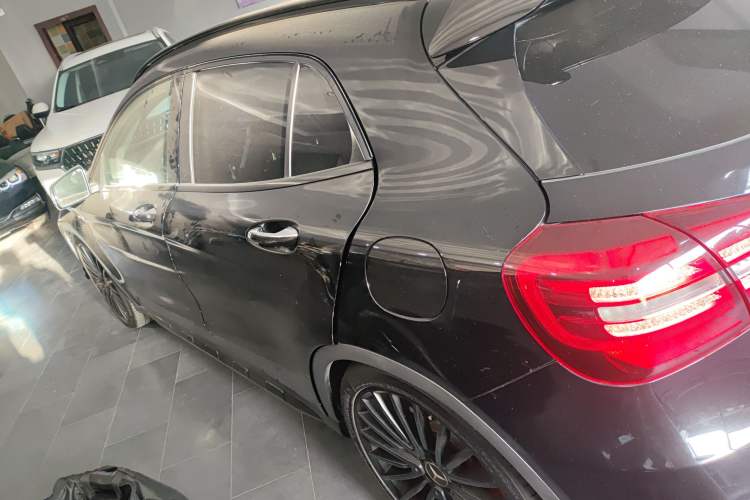 Used Mercedes-Benz GLA AMG 2017 Facelifted AMG GLA 45 4MATIC Exterior 3