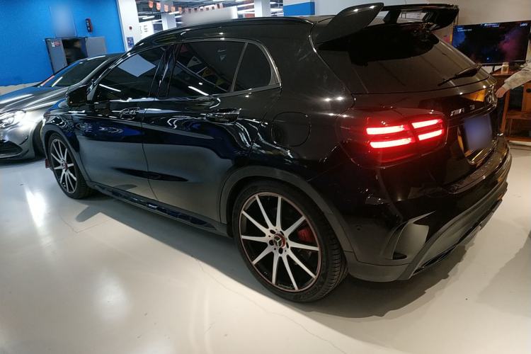 Used Mercedes-Benz GLA AMG 2017 AMG GLA 45 4MATIC Night Thunder Limited Edition Exterior 3