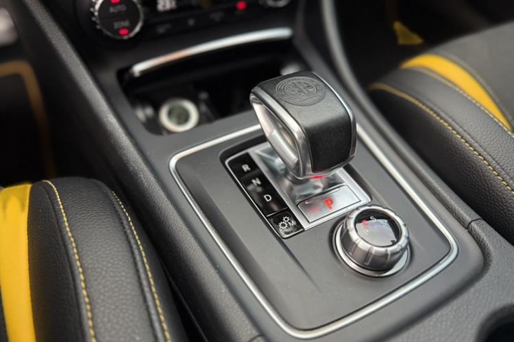 Used Mercedes-Benz GLA AMG 2017 AMG GLA 45 4MATIC Night Thunder Limited Edition Gear Lever
