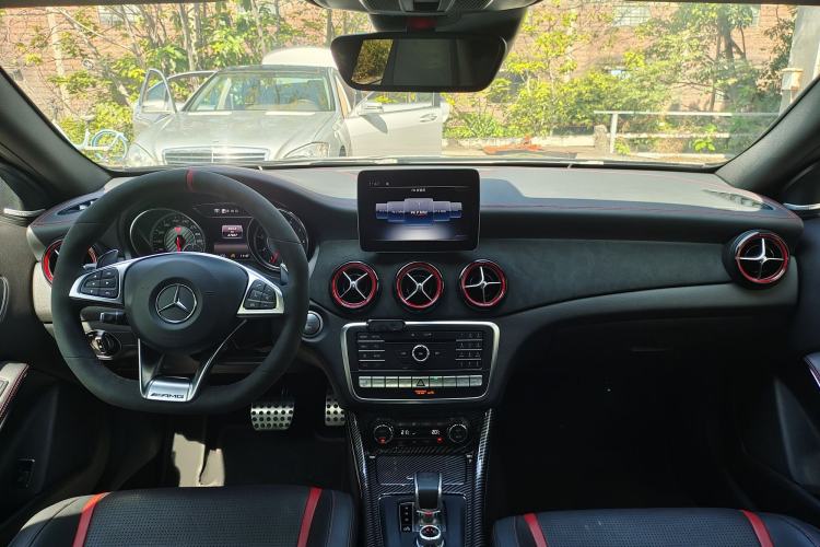 Used Mercedes-Benz GLA AMG 2017 Facelifted AMG GLA 45 4MATIC Interior 1