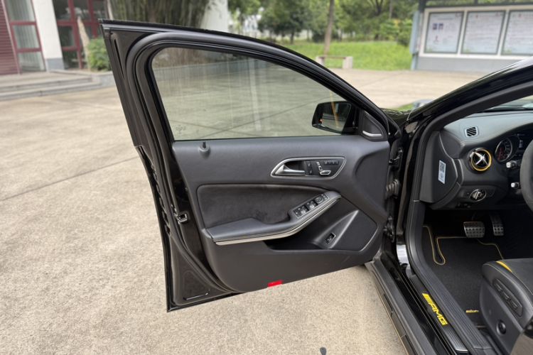 Used Mercedes-Benz GLA AMG 2017 AMG GLA 45 4MATIC Night Thunder Limited Edition Interior 1